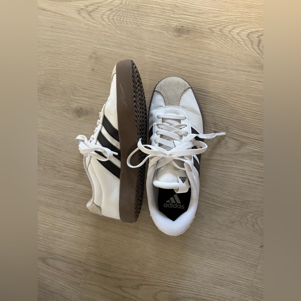 Adidas sambas size 6.5